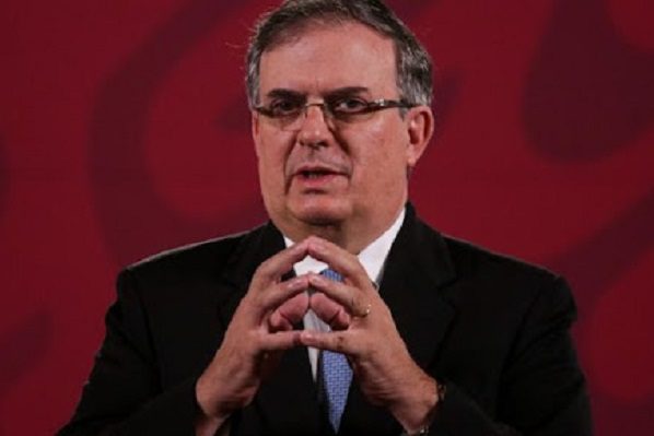 Marcelo Ebrard registra su nombre y siglas por 10 años