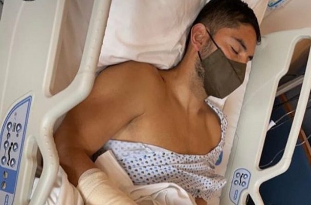 Jesús Corona fue operado con éxito tras fractura en mano