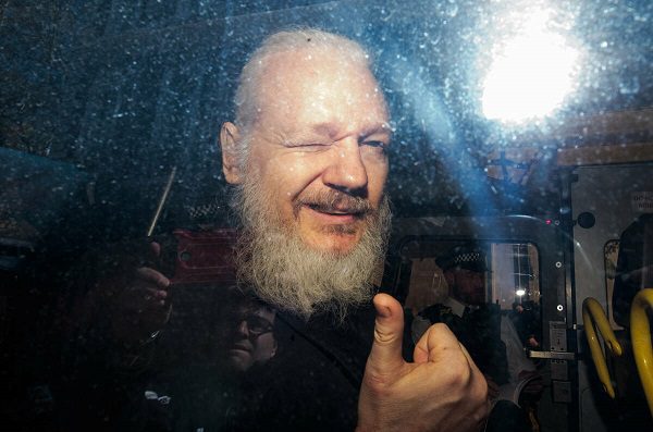 Ecuador revoca la nacionalidad otorgada a Julian Assange