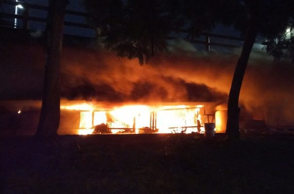 Incendio en Iztapalapa deja a siete niños intoxicados #VIDEO