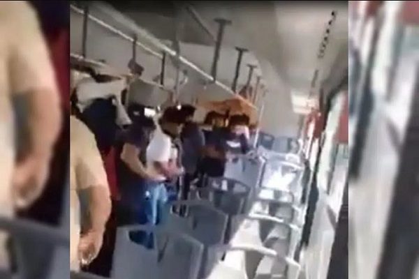 Serpiente a bordo de camión en Monterrey desata pánico #VIDEO