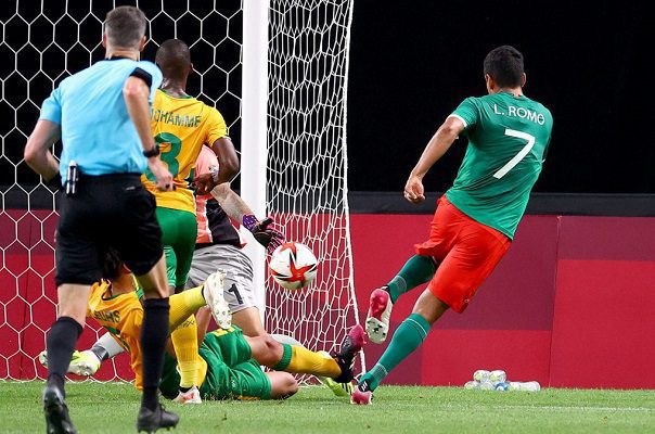 México golea 3-0 a Sudáfrica y pasa a cuartos de final en los JJOO