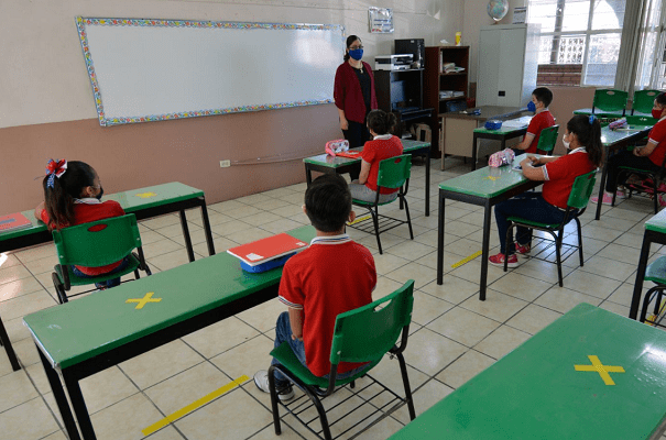 AMLO asegura regreso a clases, aunque la mayoría se oponga