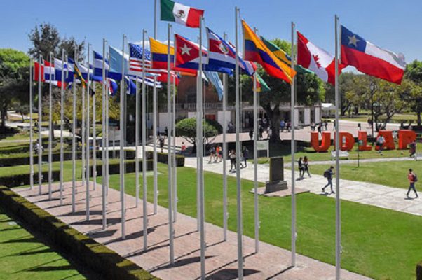 La Fundación Jenkins exige liberar instalaciones de la UDLAP