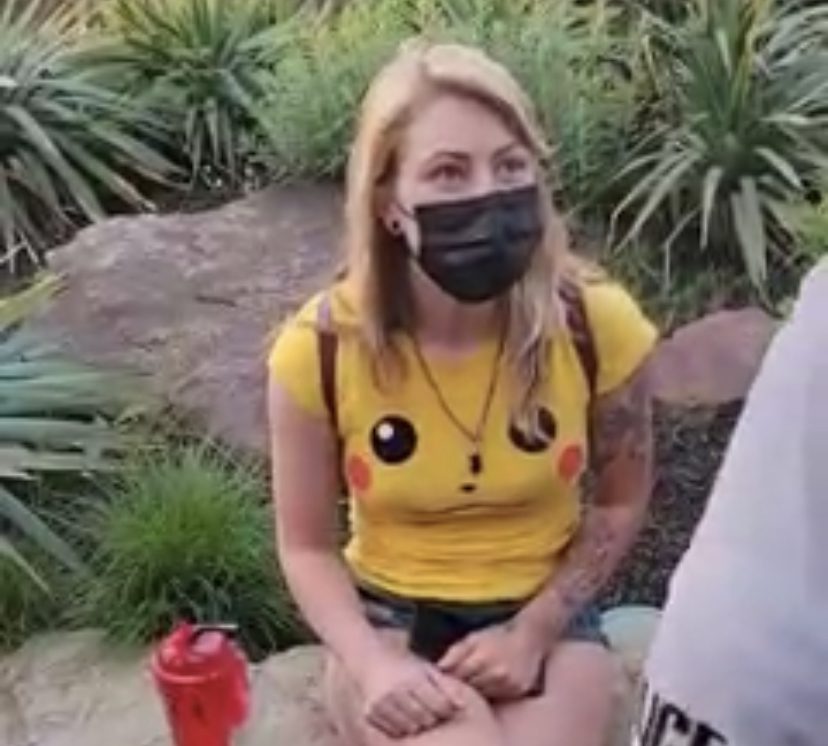 Sacan de Six Flags a madre de familia por usar shorts ‘demasiado cortos’