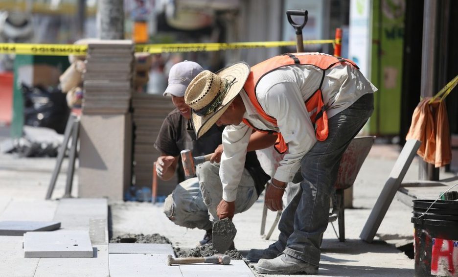 Empleo perdido por covid-19 se recuperará hasta mitad de 2022