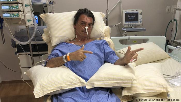 Dan de alta al presidente brasileño Jair Bolsonaro tras obstrucción intestinal