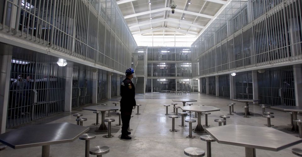 Dictan sentencia a dos integrantes de la Familia Michoacana