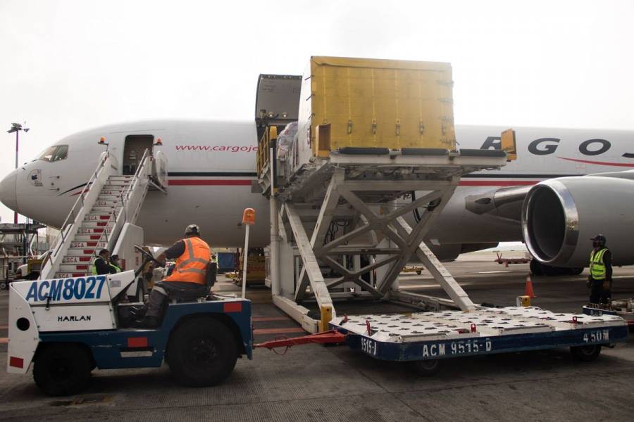 Arriban 585 mil dosis de vacuna contra Covid-19 de Pfizer