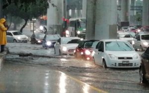Lluvias provocan severas inundaciones en el Valle de México