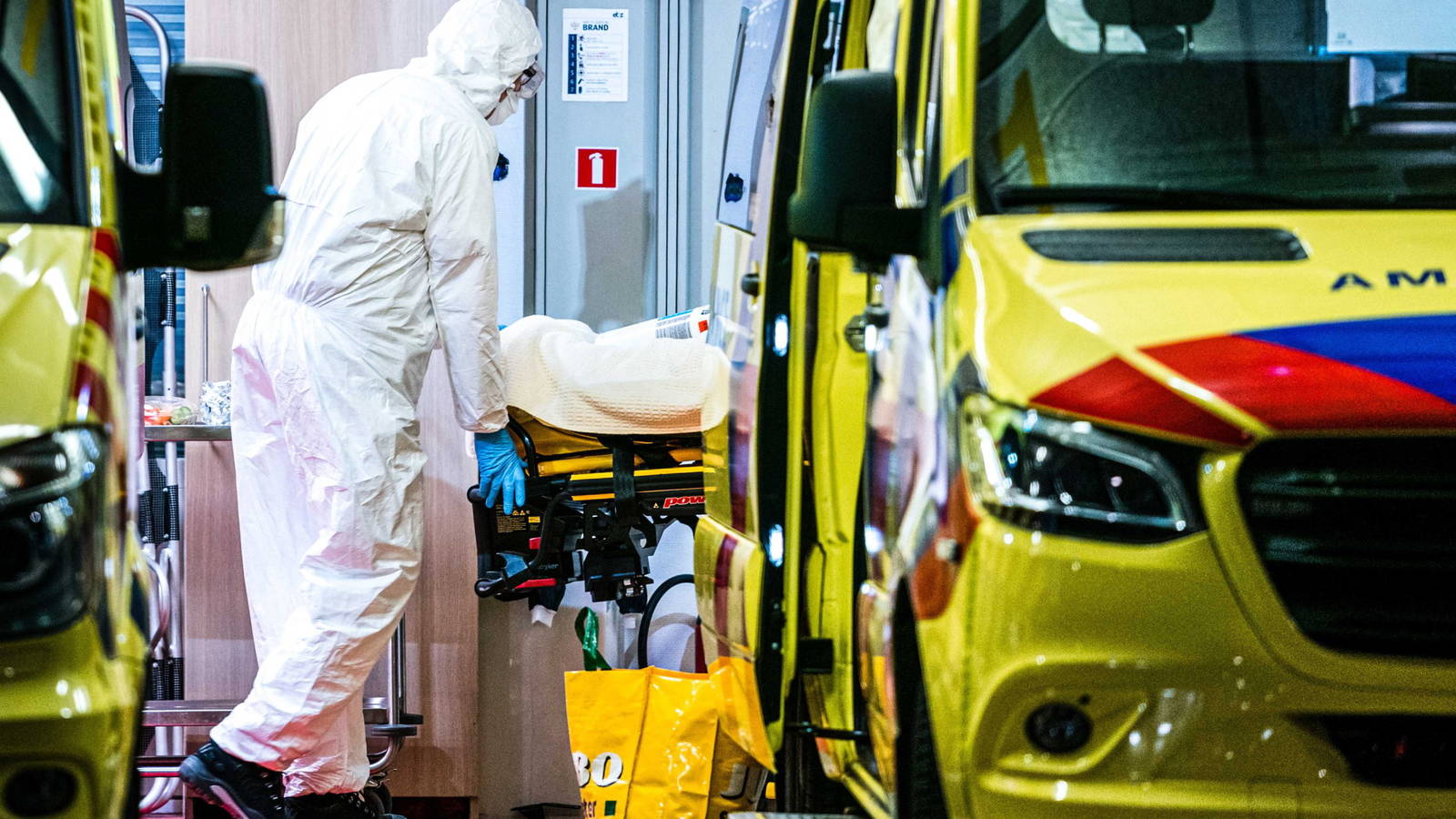 Se incrementan en un 500% contagios de covid-19 en Holanda