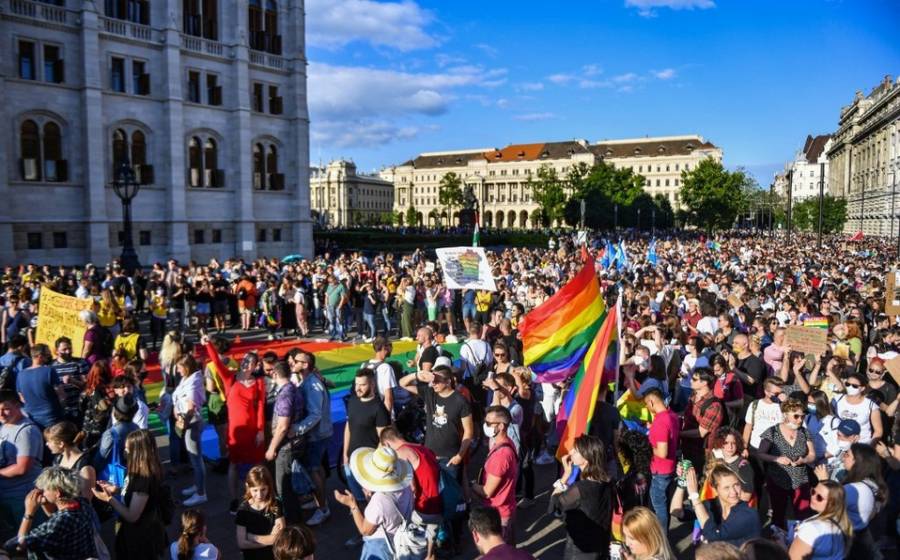 Unión Europea advirtió a Hungría por legislación que afecta comunidad LGBT