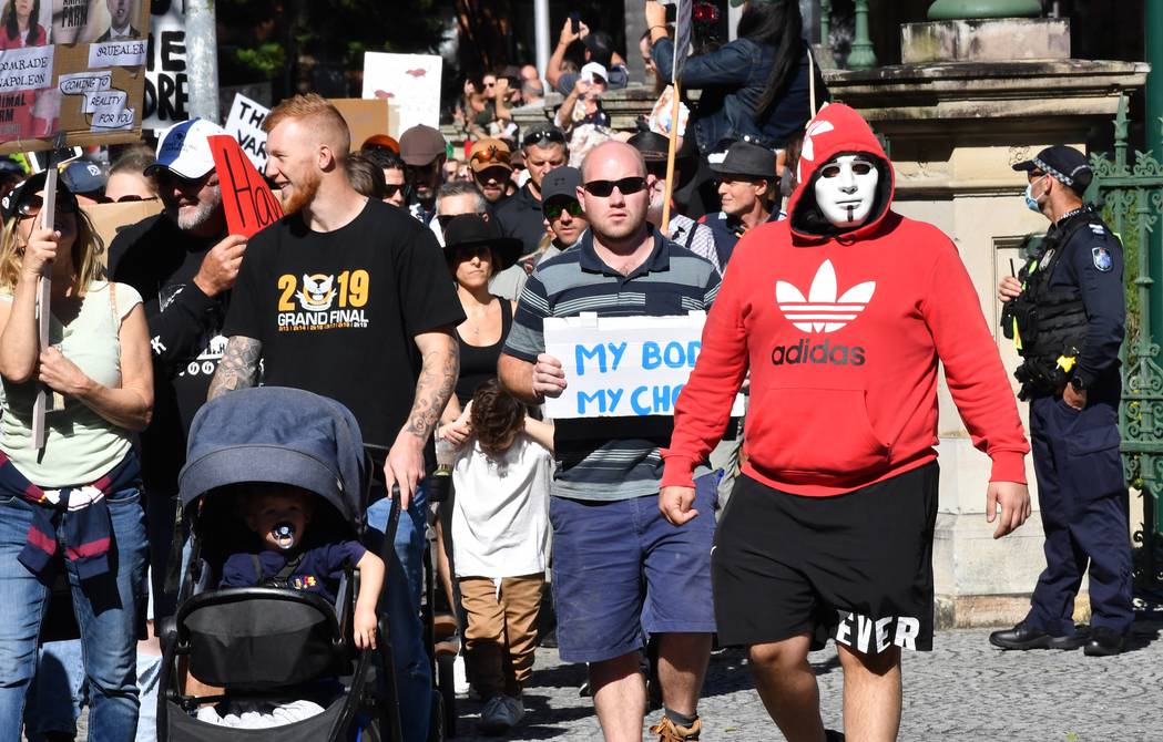 Se manifiestan contra restricciones sanitarias en Europa y Australia