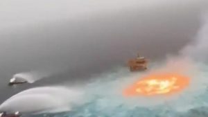 Pemex informa causa del incendio en plataforma en el mar de Campeche