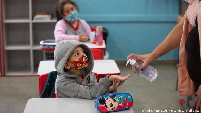 Estudio revela que los niños tienen riesgo bajo de morir o enfermar de gravedad por covid-19