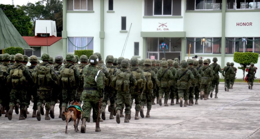 Se buscará dar becas especiales a hijos de integrantes de Fuerzas Armadas en retiro
