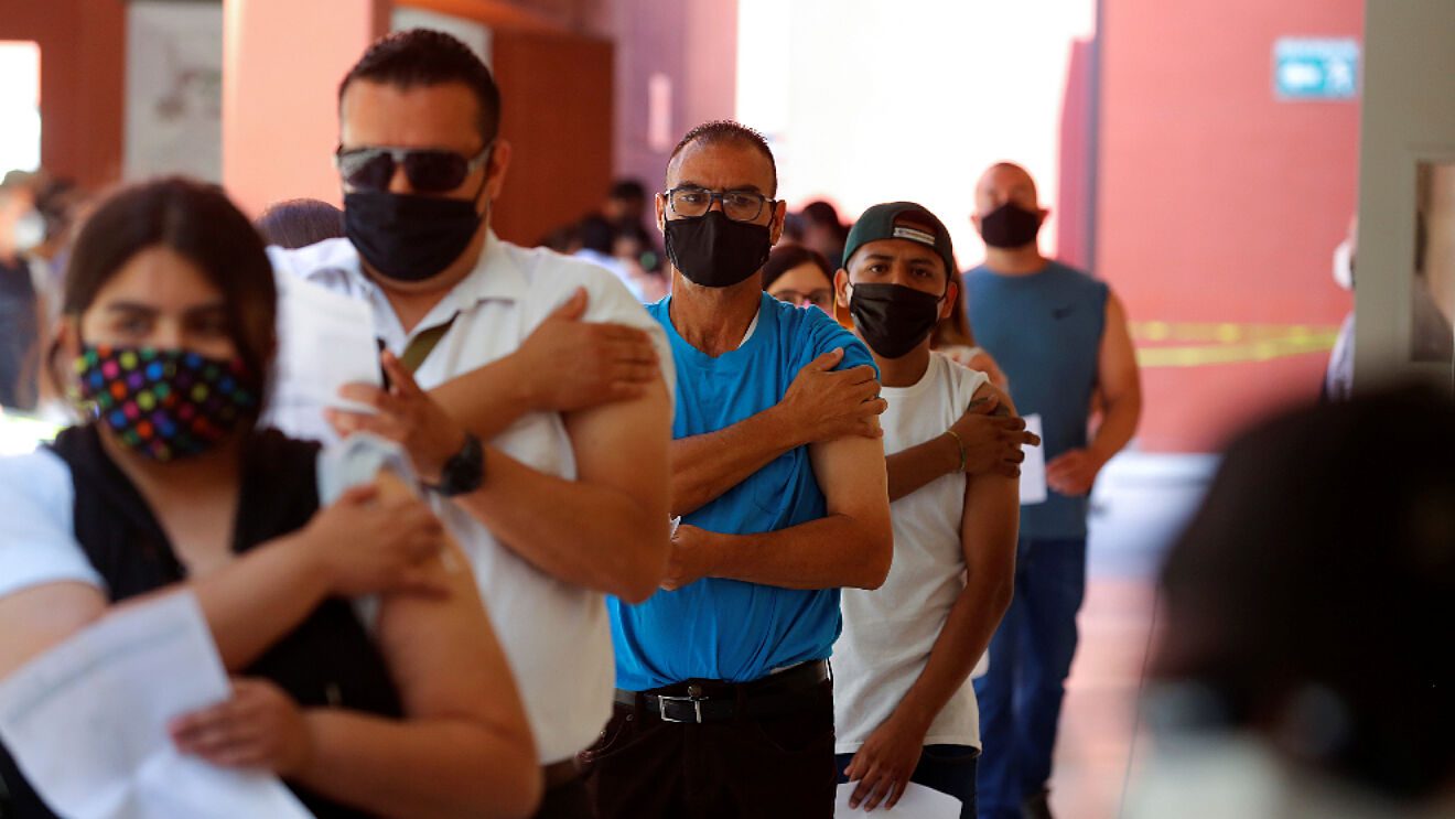 Reinicia en BC la vacunación de segundas dosis contra covid-19