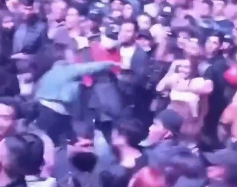 Mujeres pelean en feria de Rosarito con más de 8 mil asistentes sin cubrebocas #VIDEO