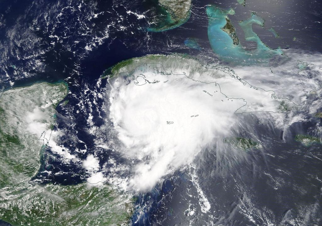 Ley seca y paro de actividades en Quintana Roo por llegada de huracán Grace