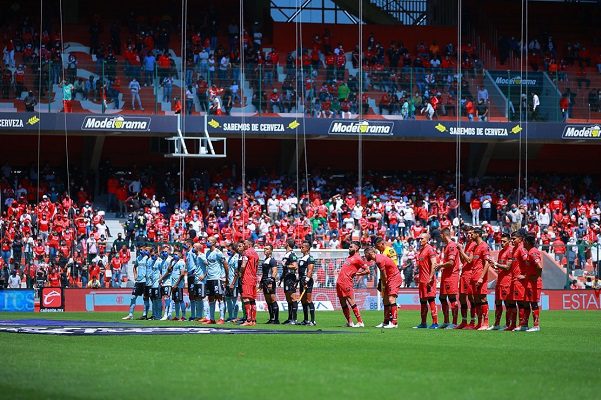 Retiran a aficionados del Toluca vs Tigres por hacer el grito homofóbico