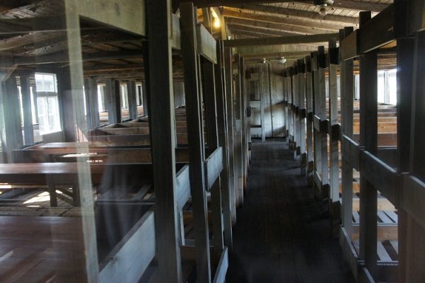 Alemania juzgará a u hombre de 100 años que fue guardia de campo nazi