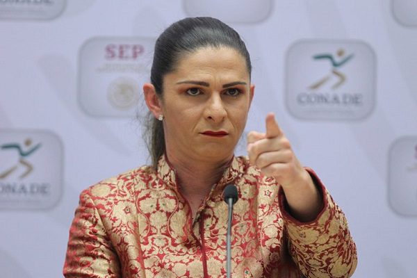 Ana Guevara 'regaña' a boxeadoras que exhibieron a jugadoras de softbol