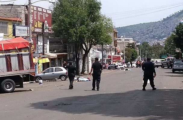 Asesinan a balazos a tres vendedores de dulces, en Tlalnepantla