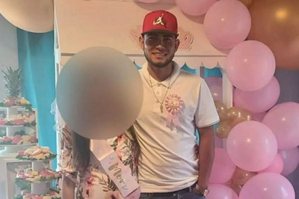 Arrestan a madre y pareja de niña de 12 años embarazada, en Oklahoma