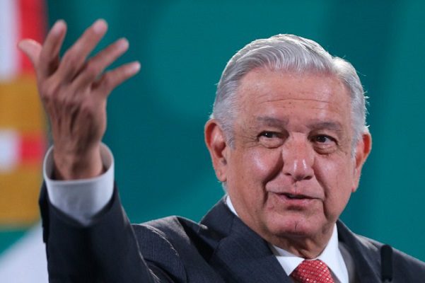 AMLO reta a opositores a reagruparse en revocación de mandato