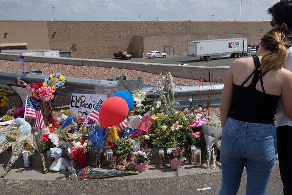 Ebrard viaja a El Paso para reunirse con familiares de víctimas de tiroteo de 2019
