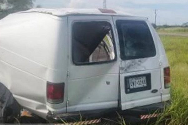 Accidente vial deja 10 migrantes indocumentados muertos, en Texas