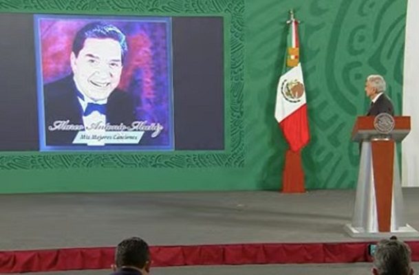 AMLO dedica canción de Marco Antonio Muñiz a migrantes