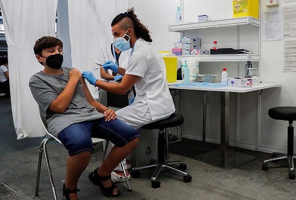 Argentina combinará aplicación de Sputnik V con vacuna de AstraZeneca y Moderna