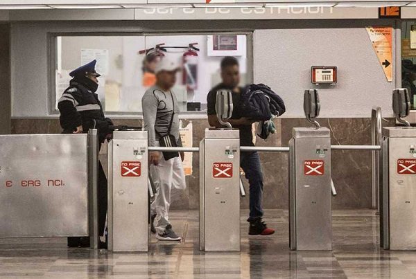 Lluvia retrasa servicio en tres líneas del Metro CDMX