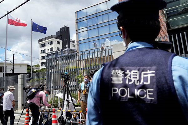 Ataque con cuchillo en tren de Tokio deja cuatro heridos