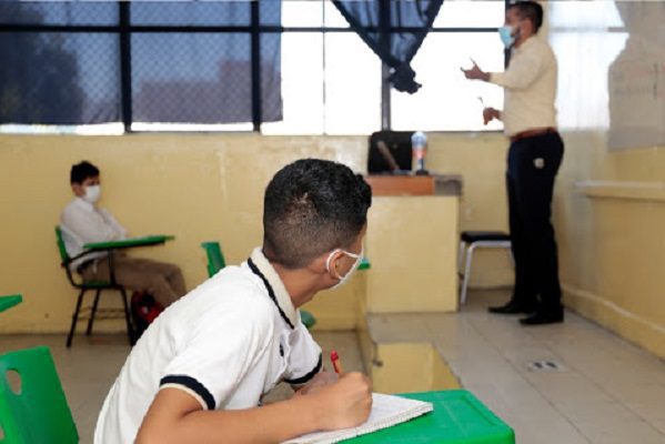 Regreso a clases presenciales será actividad esencial en CDMX
