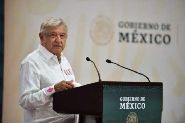 AMLO promete regularizar pagos a burócratas de Colima