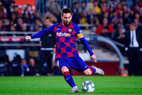 Aficionados ya esperan a Messi en estadio del PSG #VIDEOS