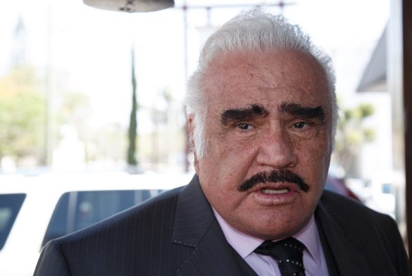 Vicente Fernández es hospitalizado y operado de emergencia tras caída