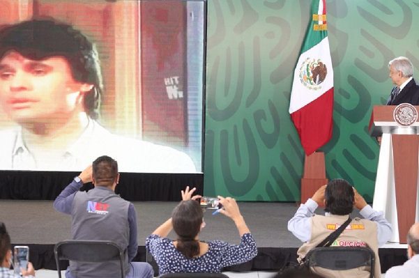 Con ‘Déjame vivir’, AMLO recordó a Juan Gabriel en Ciudad Juárez
