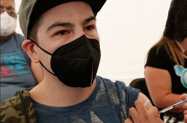 Inicia vacunación a jóvenes de 18 a 29 años en Estados de México