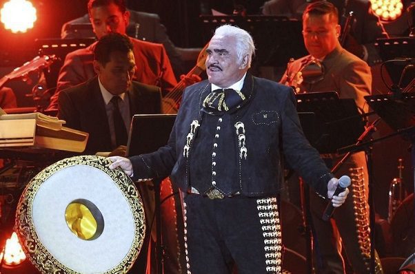 Reporte médico señala que Vicente Fernández está en terapia intensiva