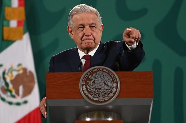 AMLO asegura que no arremete contra reporteros, sino contra dueños de medios