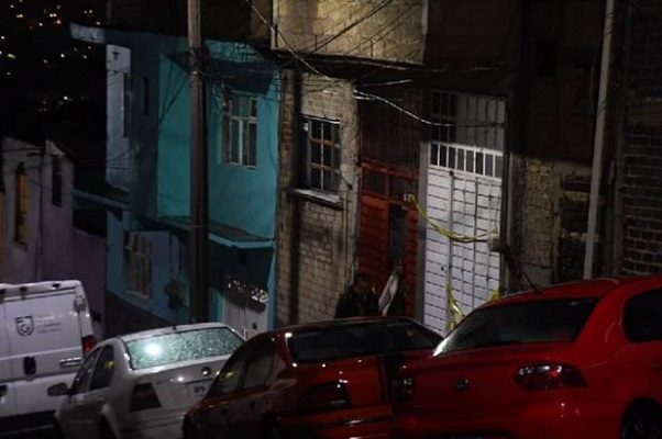 Detienen a policía que asesinó a su esposa a cuchilladas, en la GAM