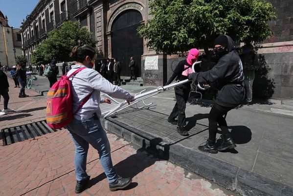 Feministas urgen reforma para legalización del aborto en Edomex