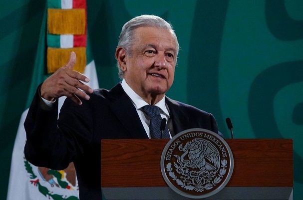 Padres están en libertad de mandar a sus hijos a la escuela, asegura AMLO