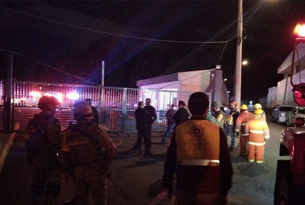 Explosión en delegación de FGR en Puebla deja dos muertos