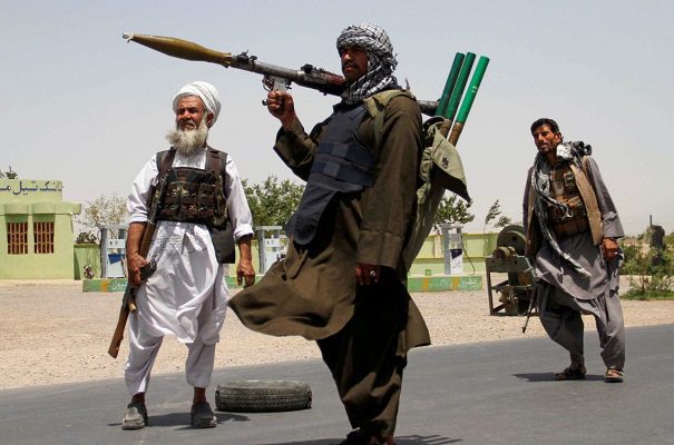 Talibanes toman casi la mitad de las capitales regionales de Afganistán
