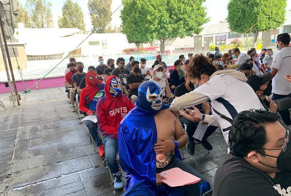 Edomex inicia vacunación para jóvenes de 18 a 29 años en 11 municipios