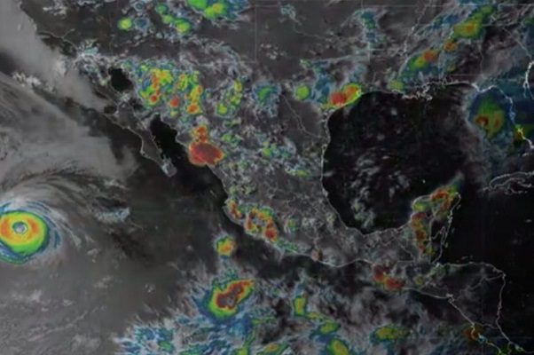 Huracán “Linda” se debilita a categoría 2 y no afectará a México